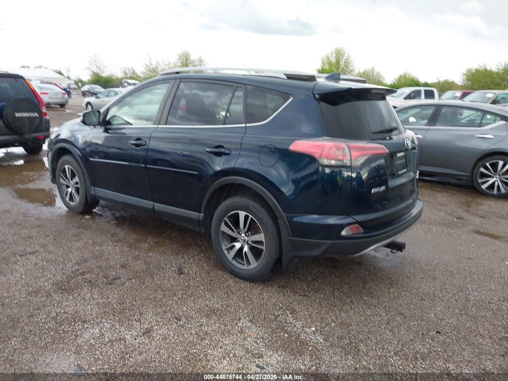 JTMRFREV8HJ172121 2017 TOYOTA RAV4 photo no. 3