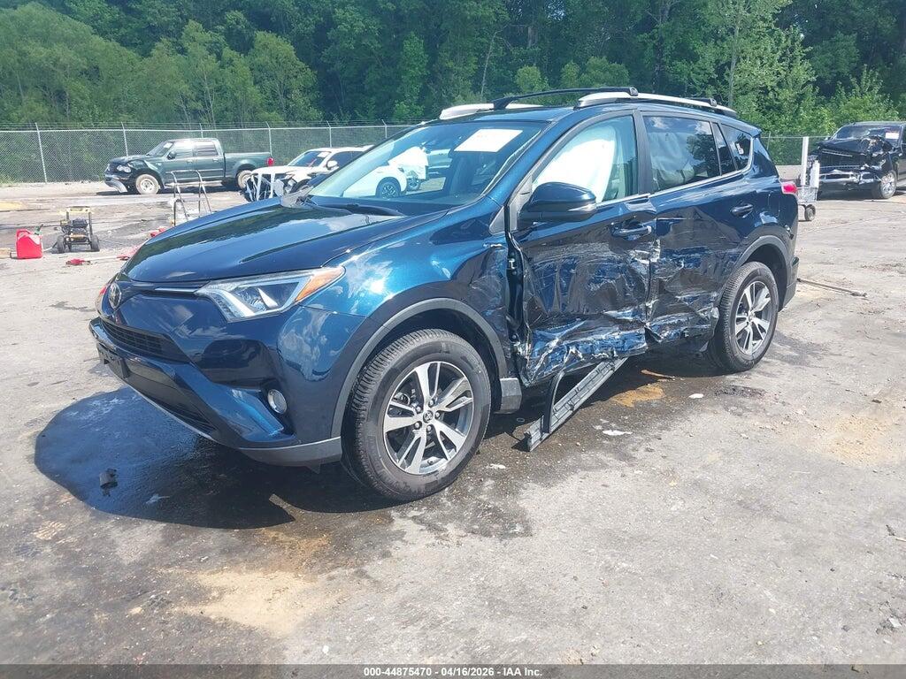 2T3RFREV6JW836827 2018 TOYOTA RAV4 photo no. 2