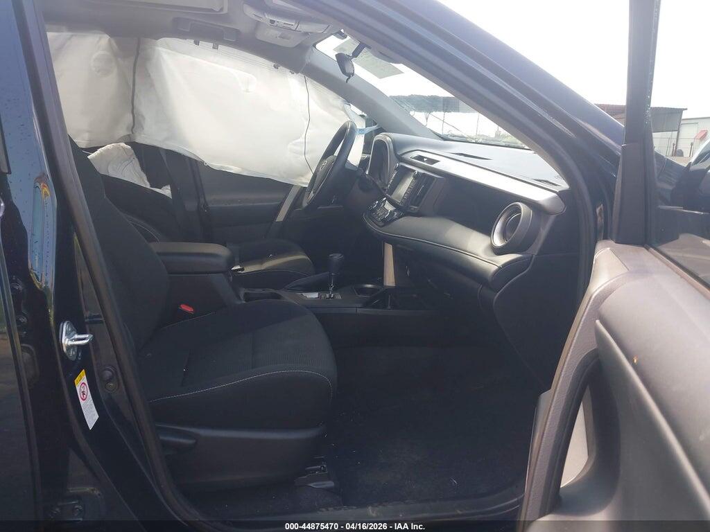 2T3RFREV6JW836827 2018 TOYOTA RAV4 photo no. 5