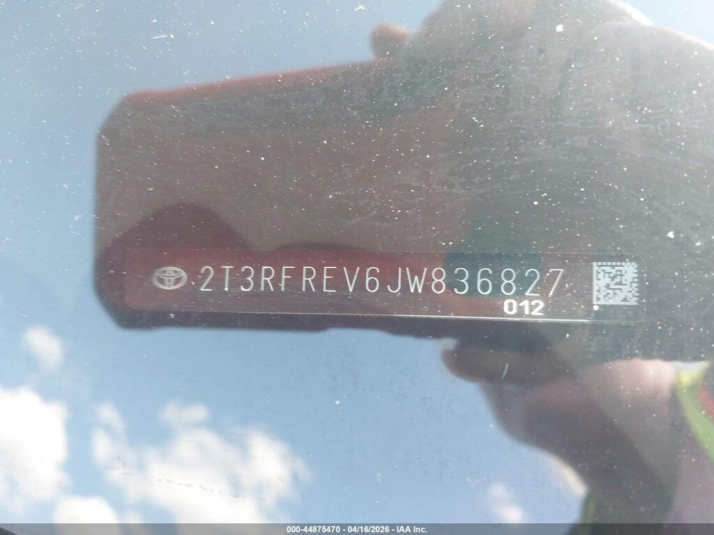 2T3RFREV6JW836827 2018 TOYOTA RAV4 photo no. 9