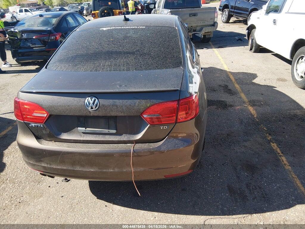 3VWLL7AJXEM369857 2014 VOLKSWAGEN JETTA photo no. 4