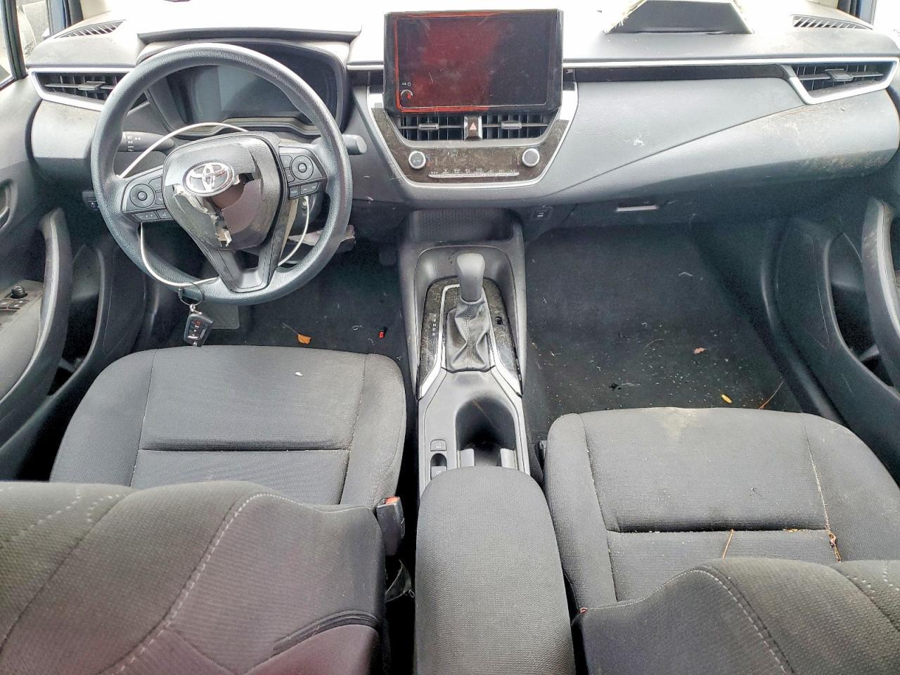 2026 TOYOTA COROLLA — Фото 8 из 12