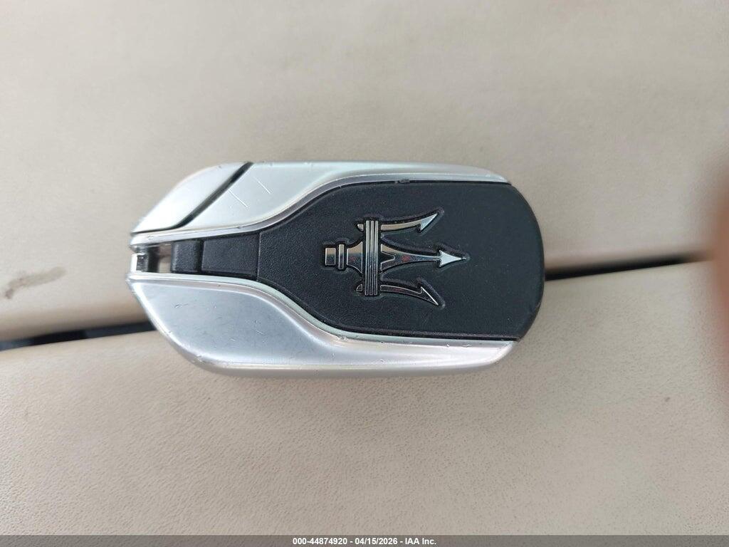ZN661XUL8MX372721 2021 MASERATI LEVANTE photo no. 11
