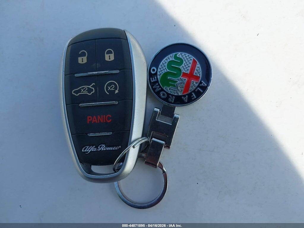 ZASPAKBN7L7C96024 2020 ALFA ROMEO STELVIO photo no. 11
