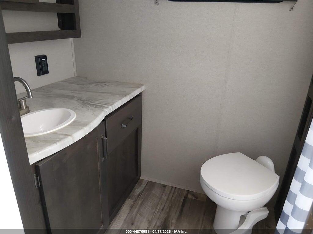573TT2721N8823612 2022 GRAND DESIGN TRANSCEND XPLOR 221R photo no. 7