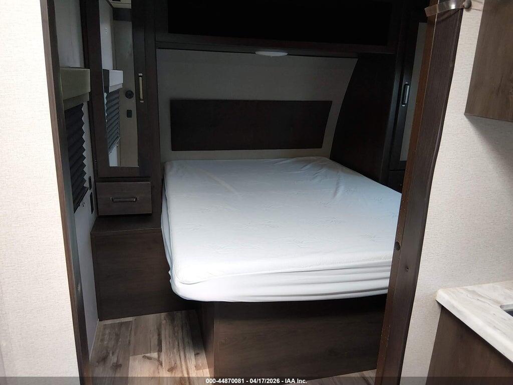 573TT2721N8823612 2022 GRAND DESIGN TRANSCEND XPLOR 221R photo no. 8