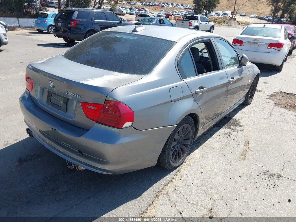 WBAPH53589A438409 2009 BMW 328I photo no. 4
