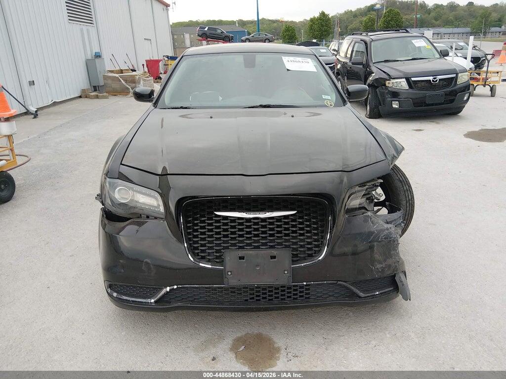 2C3CCAAG1KH663926 2019 CHRYSLER 300 photo no. 12