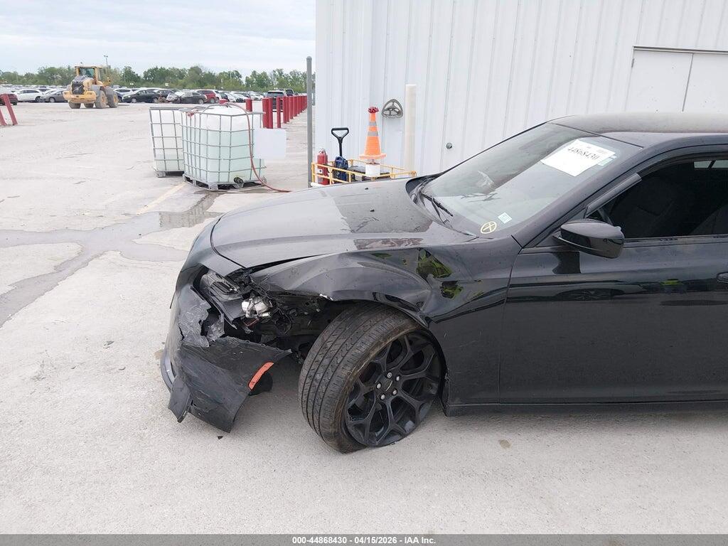 2C3CCAAG1KH663926 2019 CHRYSLER 300 photo no. 6