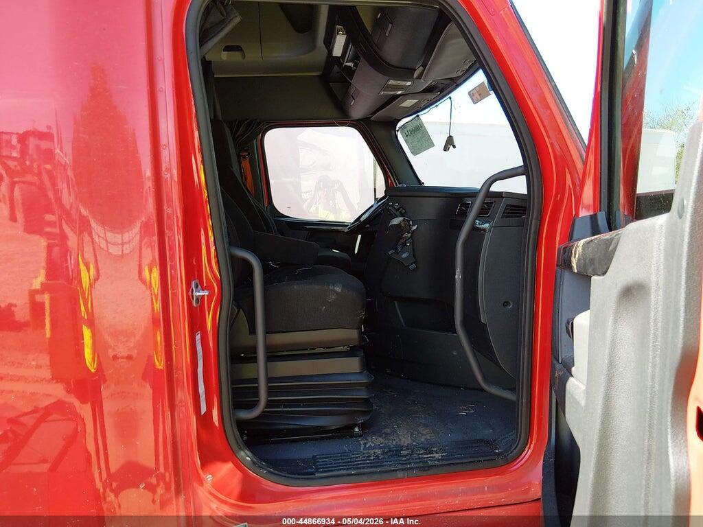 3AKJHHDR3TSWS5853 2026 FREIGHTLINER NEW CASCADIA 126 photo no. 7