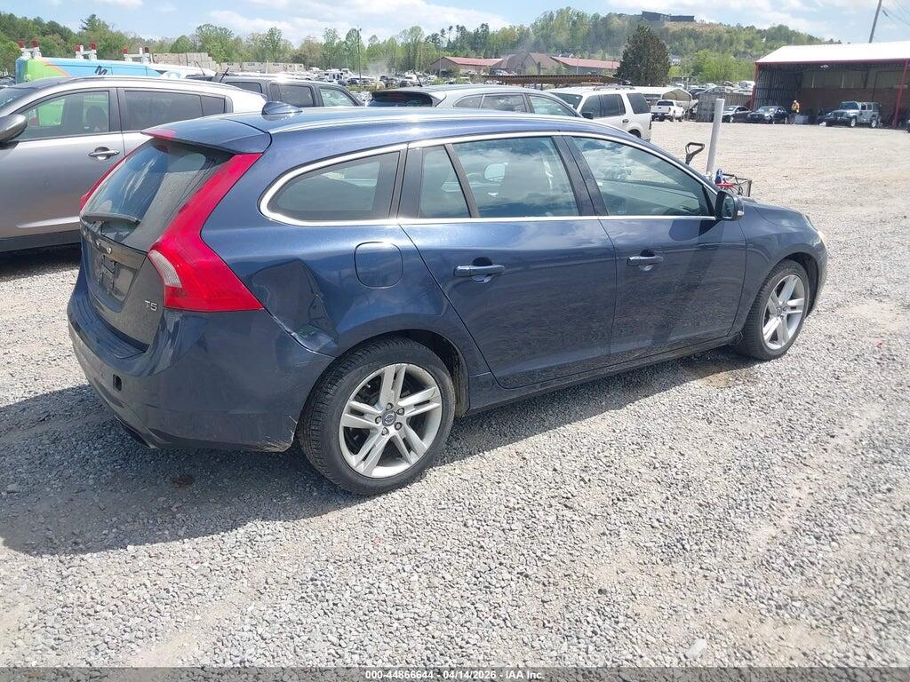 YV140MEK3F1222032 2015 VOLVO V60 photo no. 4