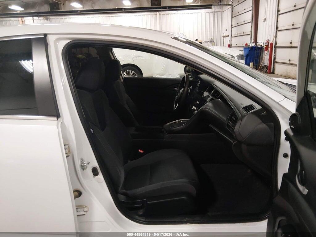 19XZE4F53NE013553 2022 HONDA INSIGHT photo no. 5