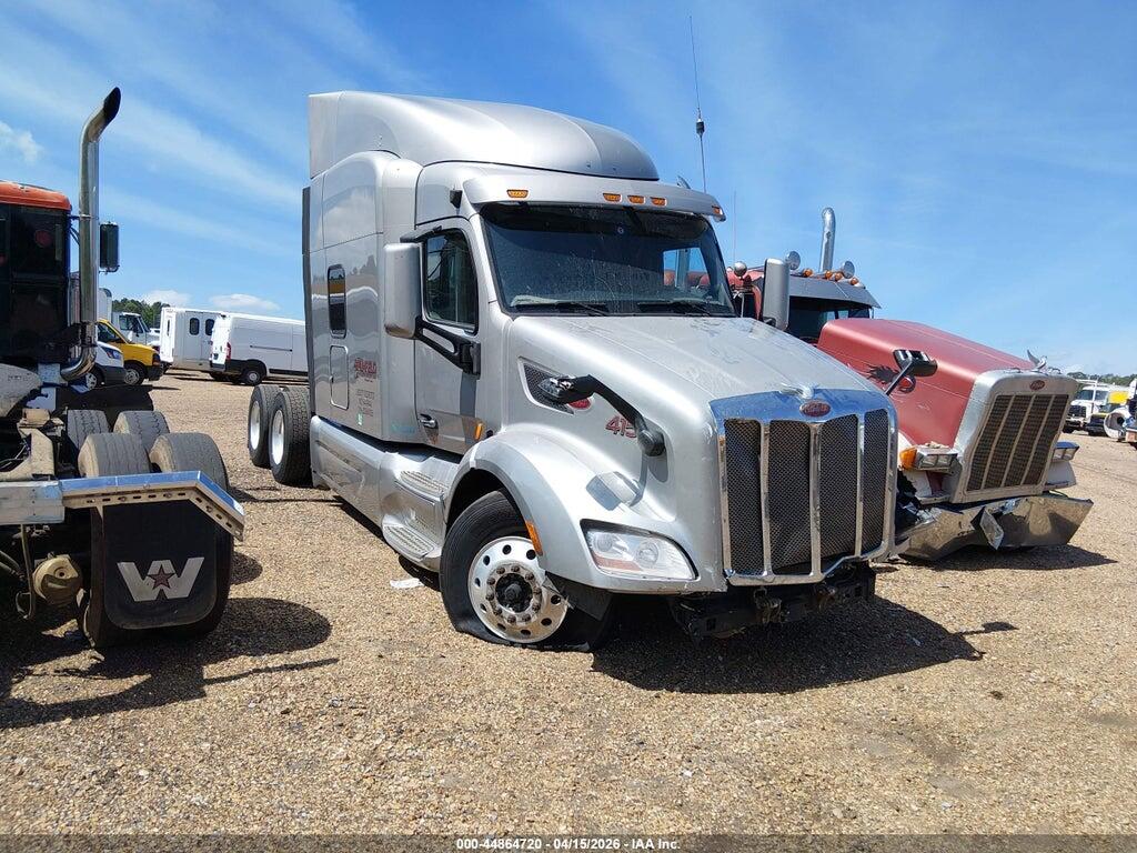 1XPBDP9X2JD364158 2018 PETERBILT 579 photo no. 1
