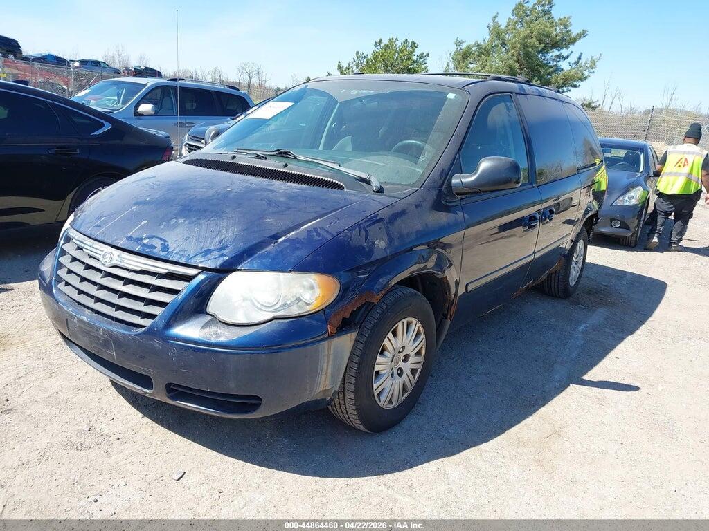 2C8GP44R05R217733 2005 CHRYSLER TOWN & COUNTRY photo no. 2