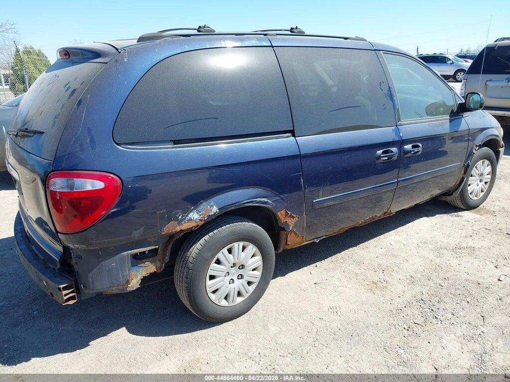 2C8GP44R05R217733 2005 CHRYSLER TOWN & COUNTRY photo no. 4
