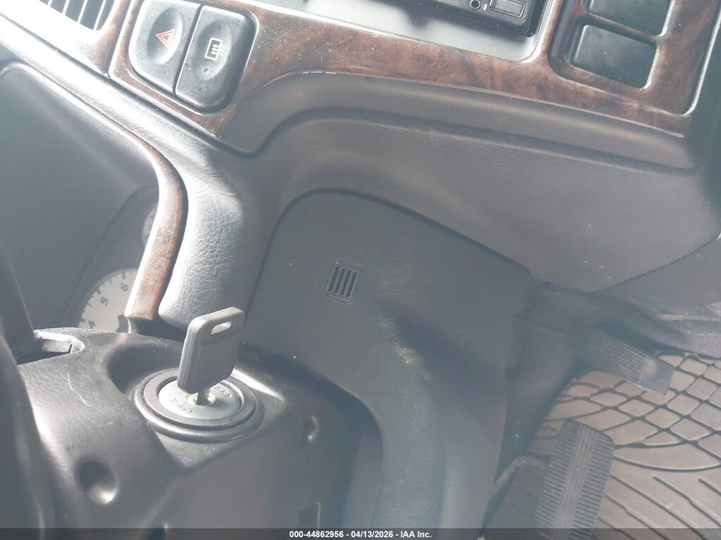 JN8DR09Y32W721868 2002 NISSAN PATHFINDER photo no. 11