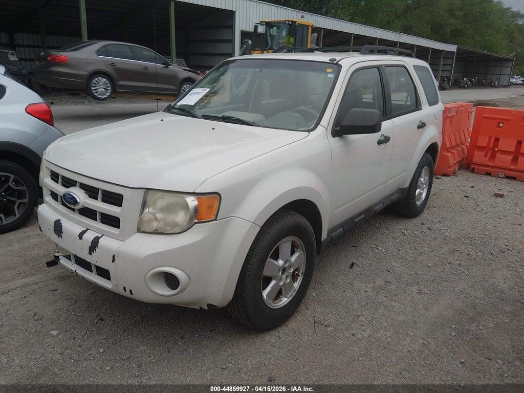 1FMCU9C74BKA27588 2011 FORD ESCAPE photo no. 2