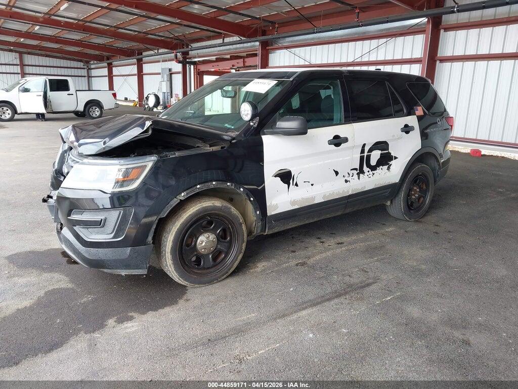 1FM5K8AR5HGD92533 2017 FORD UTILITY POLICE INTERCEPTOR photo no. 2