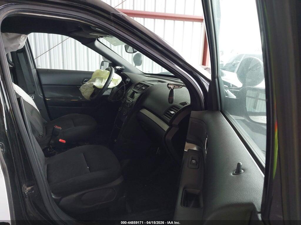 1FM5K8AR5HGD92533 2017 FORD UTILITY POLICE INTERCEPTOR photo no. 5