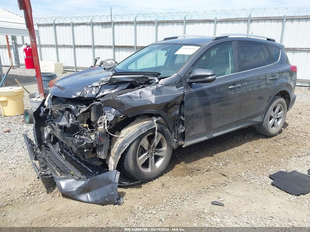 2T3WFREV3FW177602 2015 TOYOTA RAV4 photo no. 2
