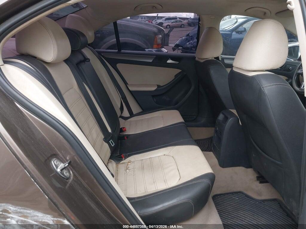 3VWLP7AJ5CM121968 2012 VOLKSWAGEN JETTA photo no. 8