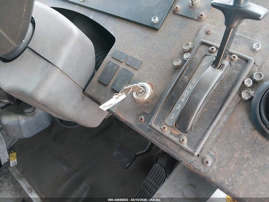 4UZAARBW14CM98992 2004 FREIGHTLINER CHASSIS photo no. 10