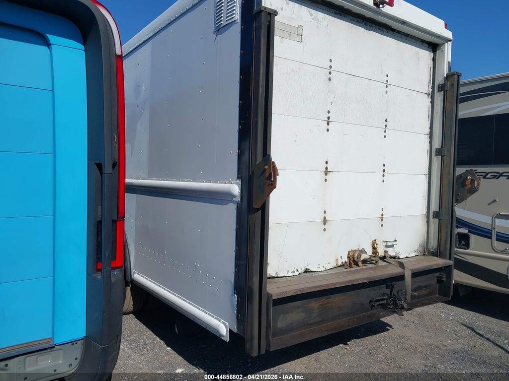 4UZAARBW14CM98992 2004 FREIGHTLINER CHASSIS photo no. 3