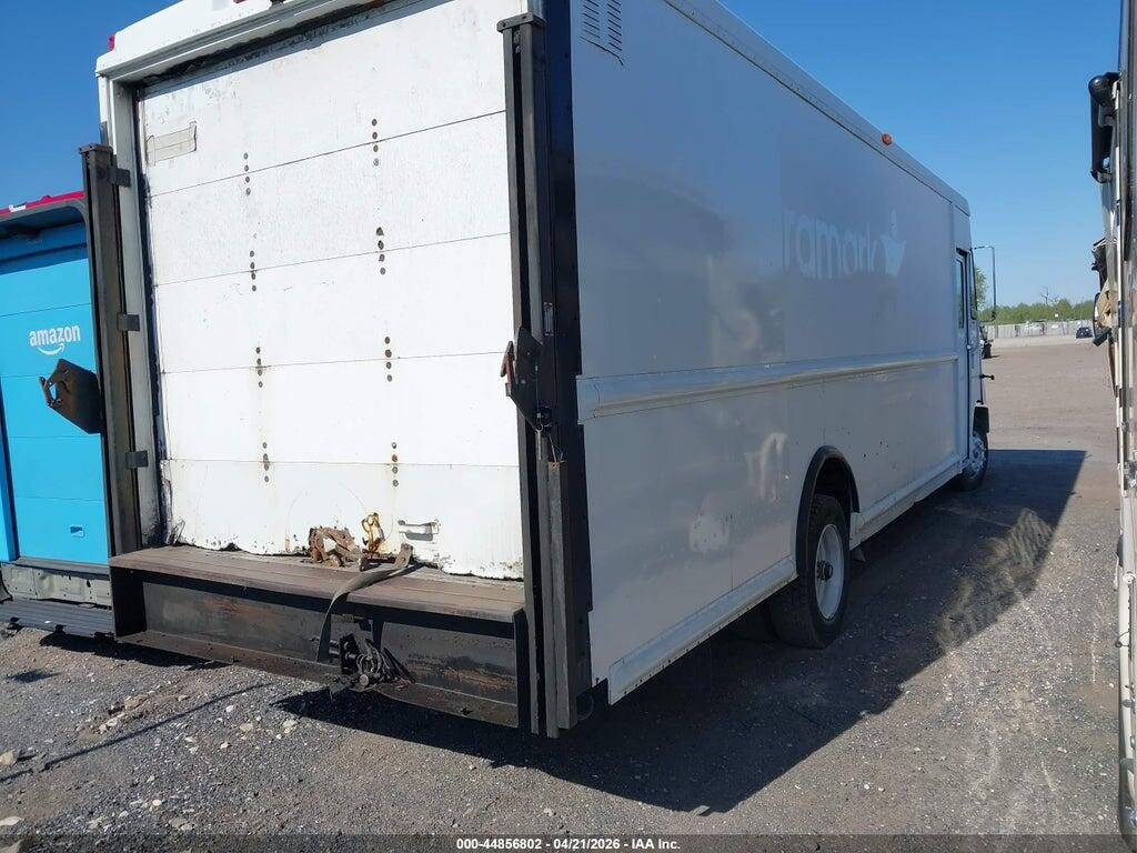 4UZAARBW14CM98992 2004 FREIGHTLINER CHASSIS photo no. 4