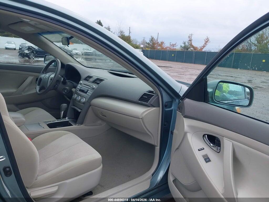 4T1BF3EK4BU738409 2011 TOYOTA CAMRY photo no. 5