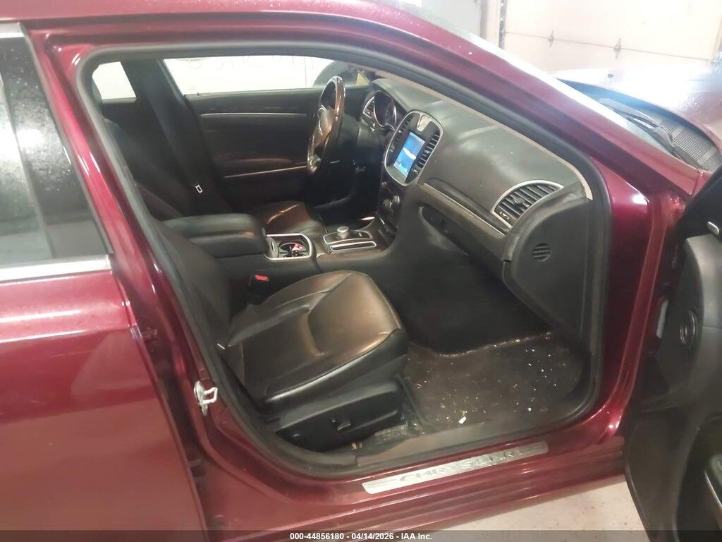 2C3CCAKG1KH577983 2019 CHRYSLER 300 photo no. 5