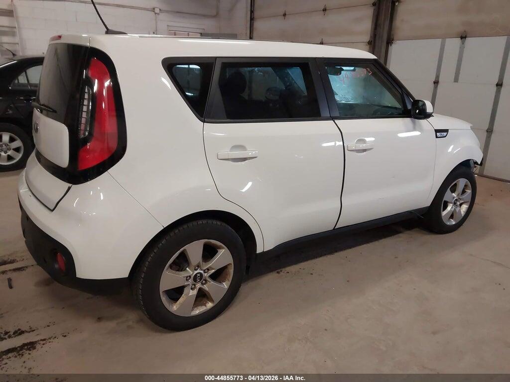 KNDJN2A22J7599655 2018 KIA SOUL photo no. 4