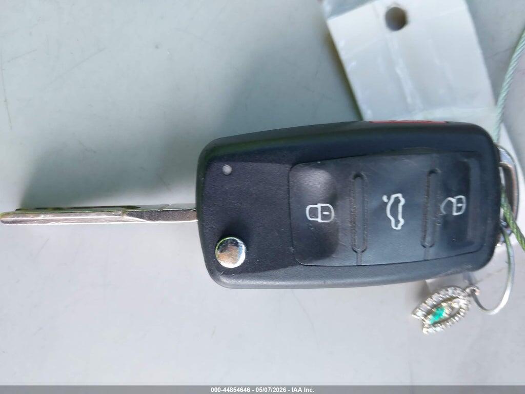 1VWAT7A32FC004813 2015 VOLKSWAGEN PASSAT photo no. 11