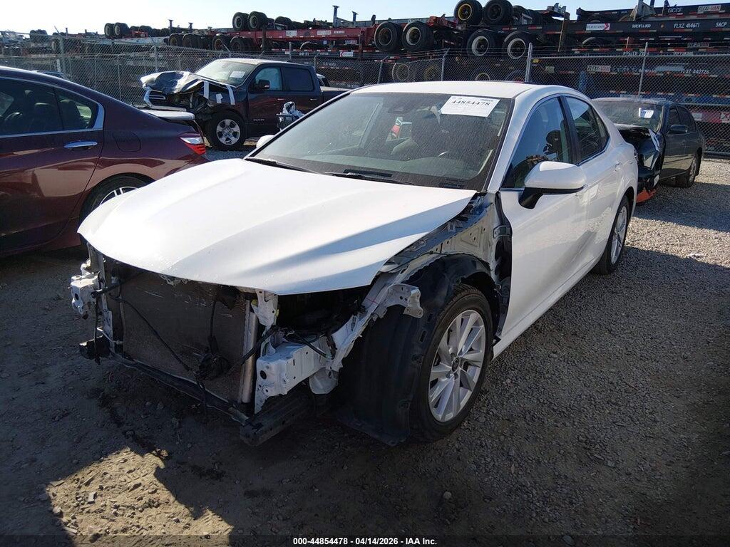 4T1C11AK4NU684255 2022 TOYOTA CAMRY photo no. 2
