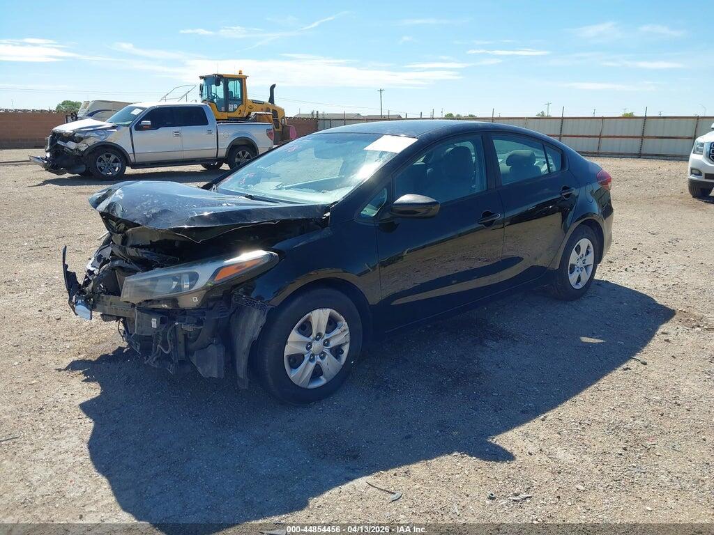 3KPFK4A75HE044778 2017 KIA FORTE photo no. 2