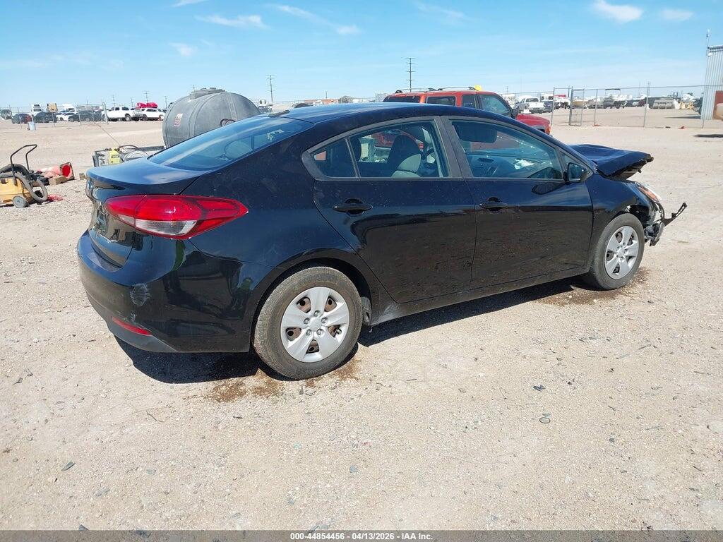 3KPFK4A75HE044778 2017 KIA FORTE photo no. 4