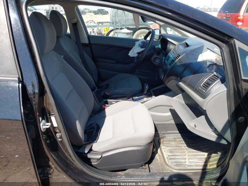 3KPFK4A75HE044778 2017 KIA FORTE photo no. 5