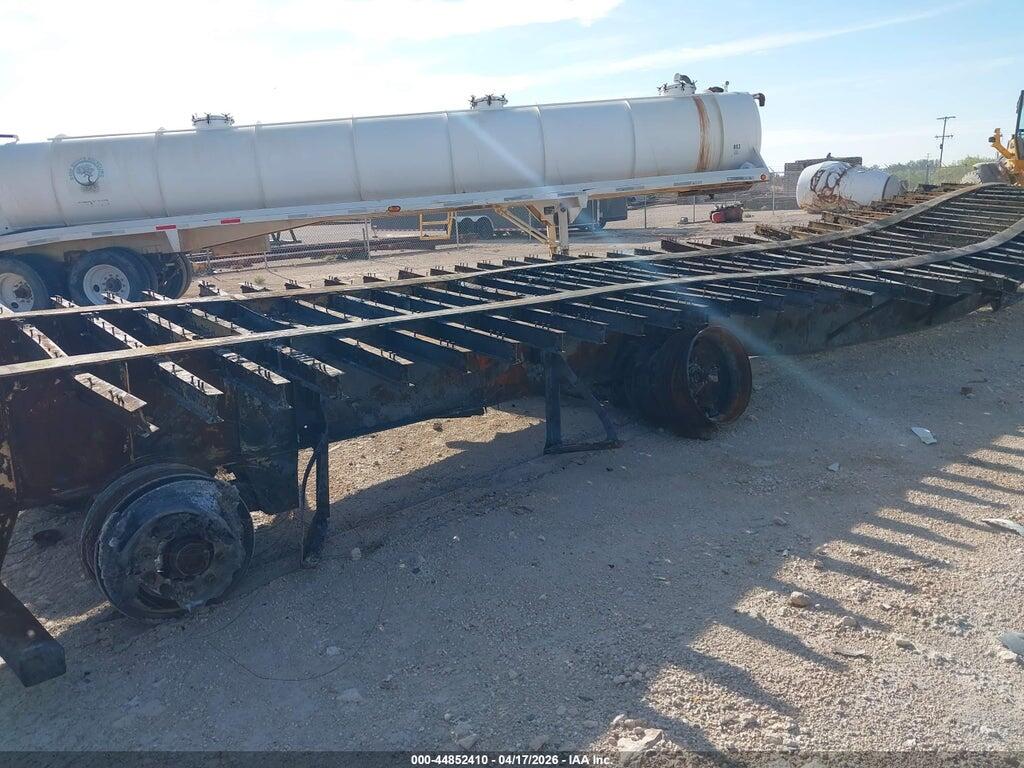 1TTF482C1J3076657 2018 TRANSCRAFT FLATBED SEMI TRAILER photo no. 4