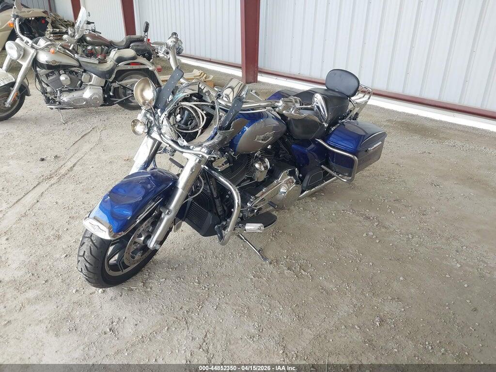 1HD1FBC35HB627831 2017 HARLEY-DAVIDSON FLHR photo no. 2
