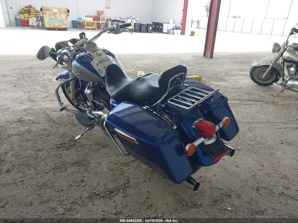 1HD1FBC35HB627831 2017 HARLEY-DAVIDSON FLHR photo no. 3