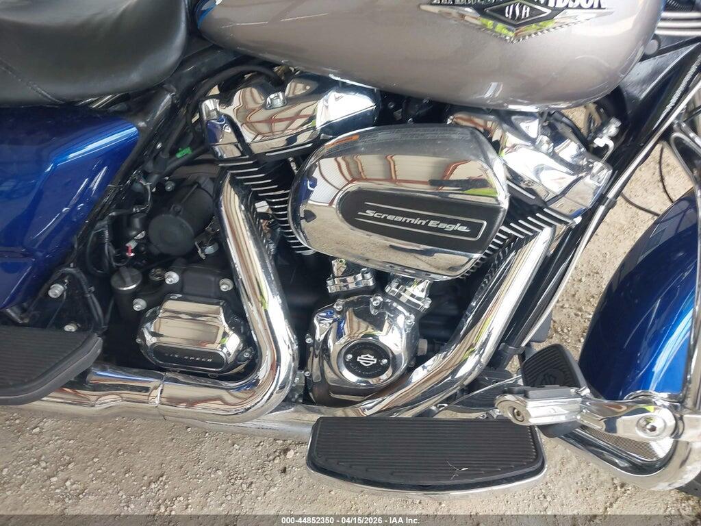 1HD1FBC35HB627831 2017 HARLEY-DAVIDSON FLHR photo no. 8