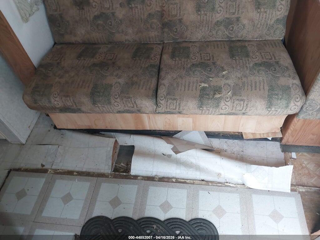 4YDT2852413023326 2001 KEYSTONE OTHER photo no. 6