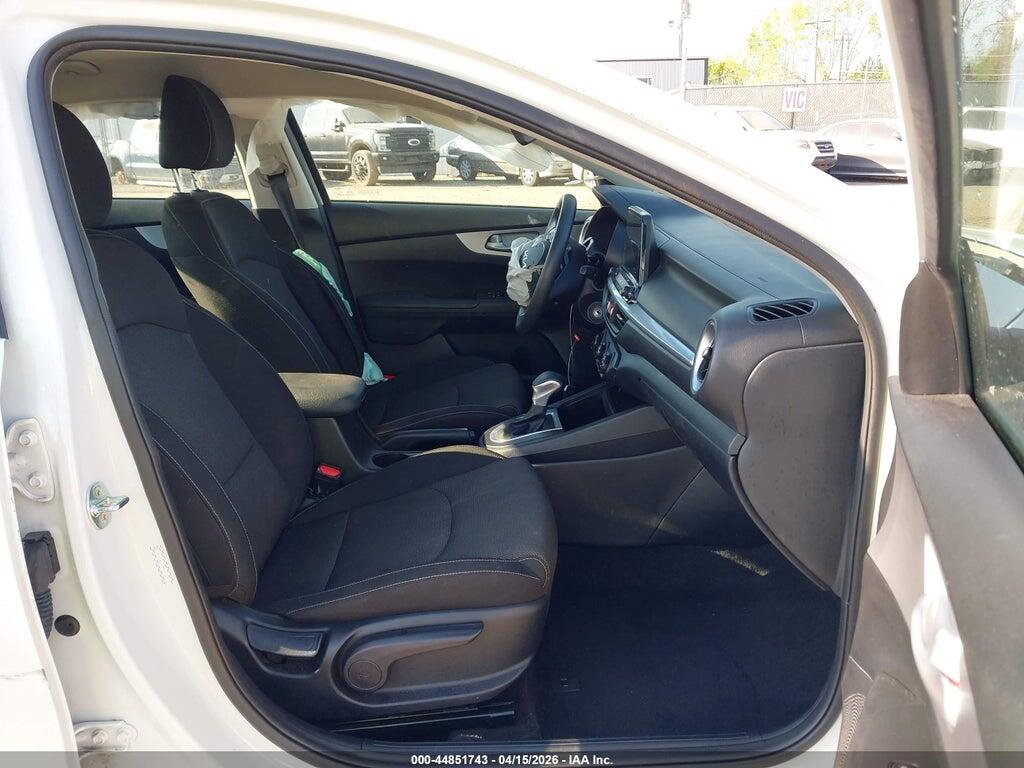 3KPF24AD3RE841229 2024 KIA FORTE photo no. 5