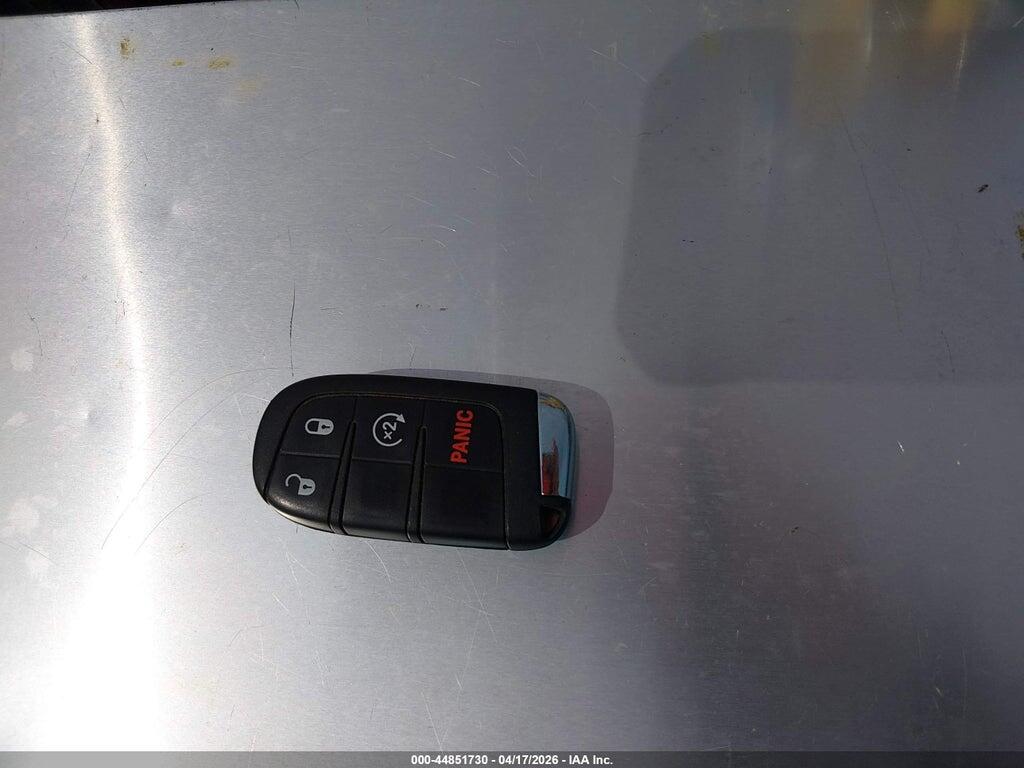 ZACNJBD13LPM14743 2020 JEEP RENEGADE photo no. 11