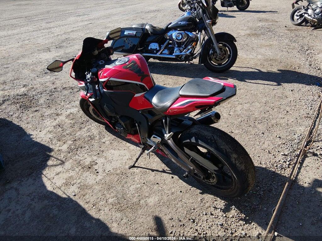 JH2SC7712JK100556 2018 HONDA CBR1000 photo no. 3