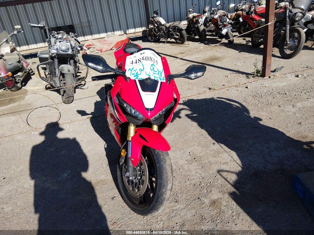 JH2SC7712JK100556 2018 HONDA CBR1000 photo no. 5