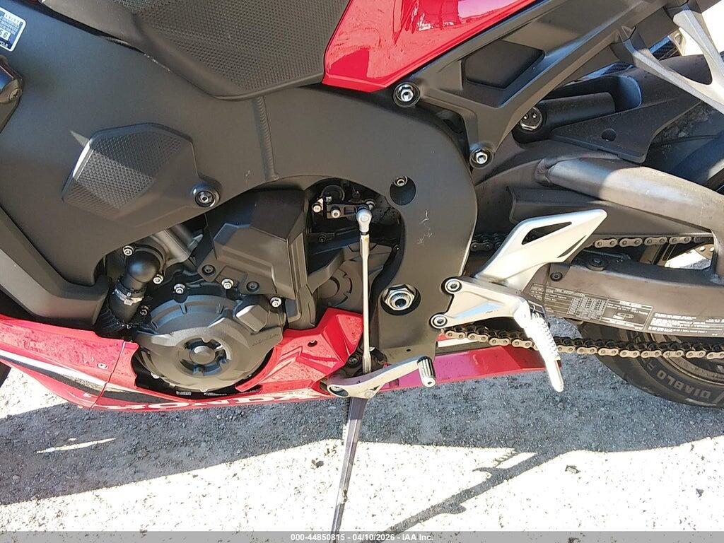 JH2SC7712JK100556 2018 HONDA CBR1000 photo no. 9