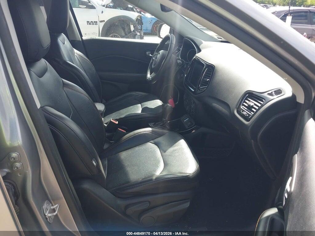 3C4NJCCB1KT788620 2019 JEEP COMPASS photo no. 5