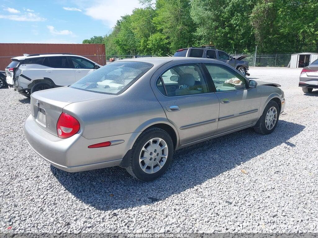JN1CA31D81T824683 2001 NISSAN MAXIMA photo no. 4