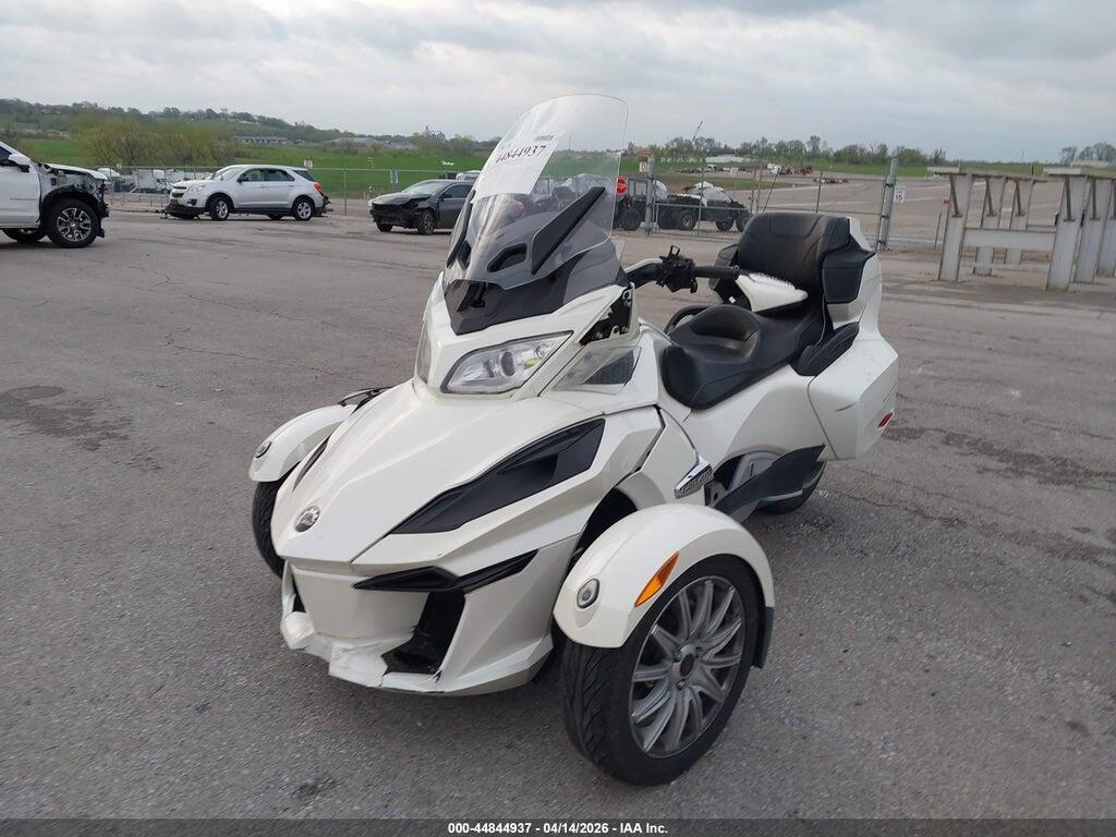 2BXNBDD29HV001465 2017 CAN-AM SPYDER ROADSTER photo no. 2