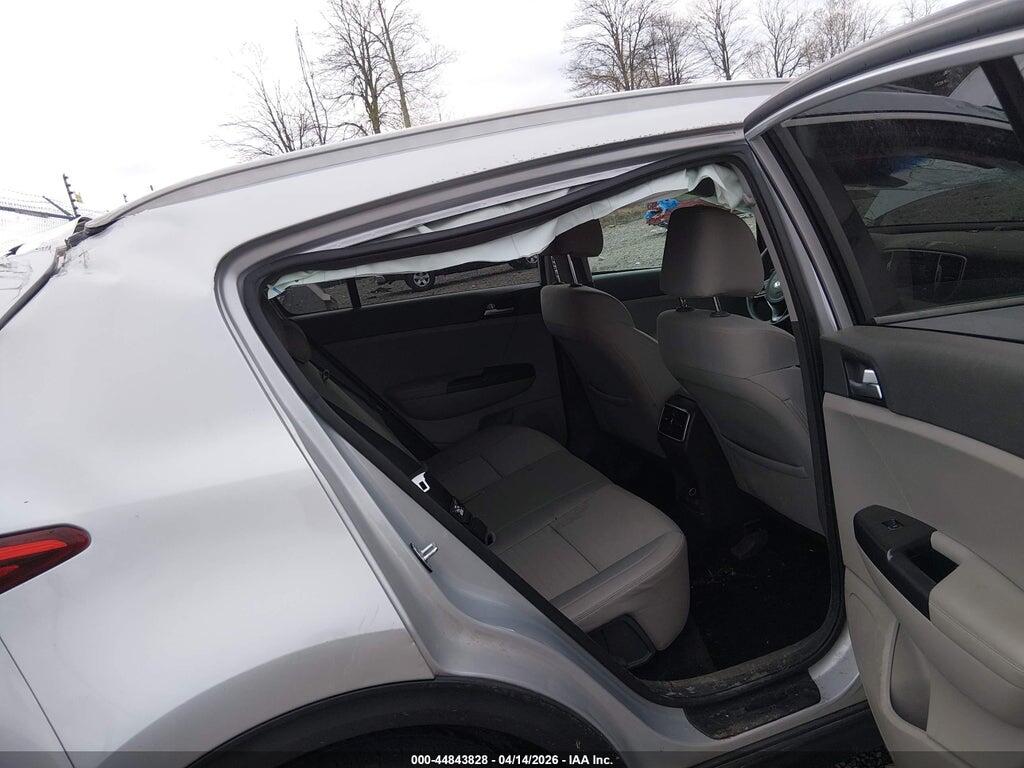 KNDPMCAC3H7042615 2017 KIA SPORTAGE photo no. 8